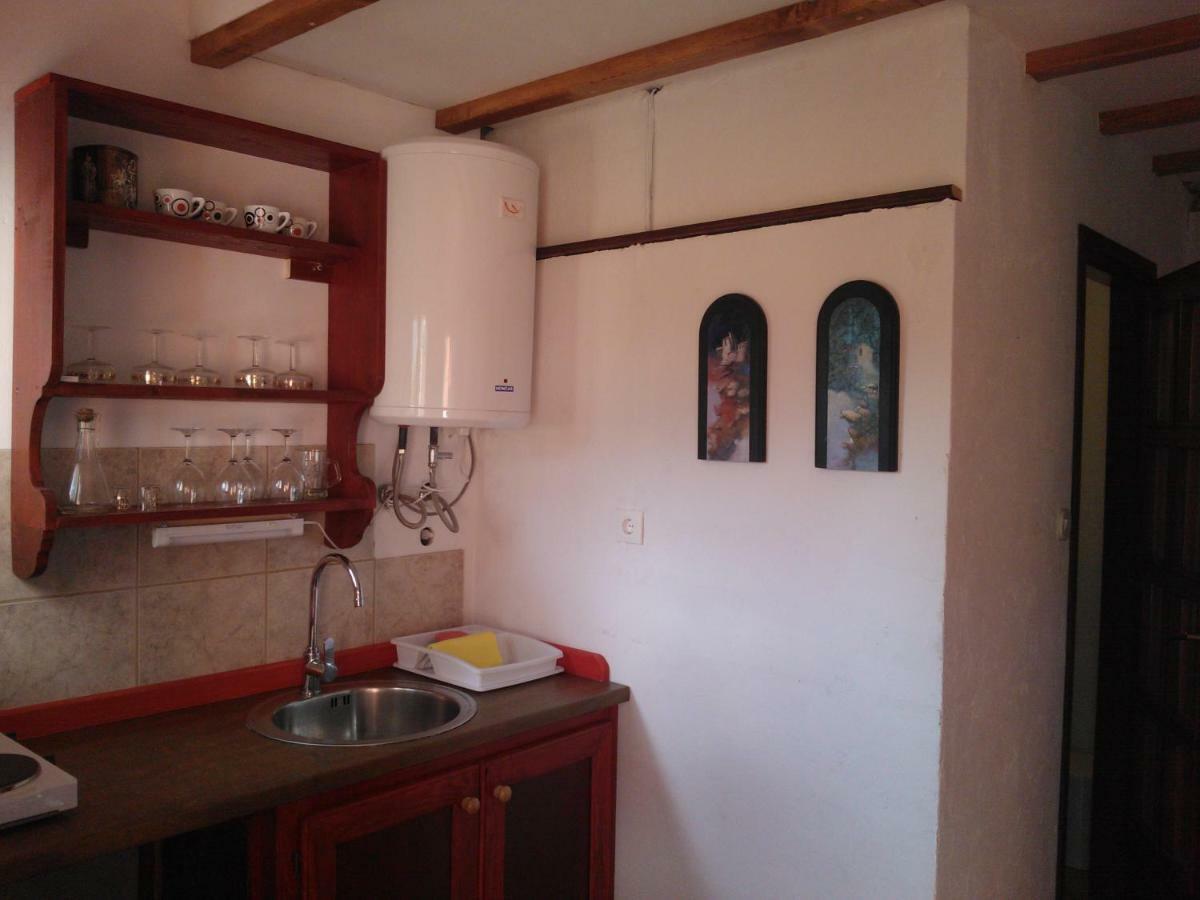 Picasso Apartment Komiza