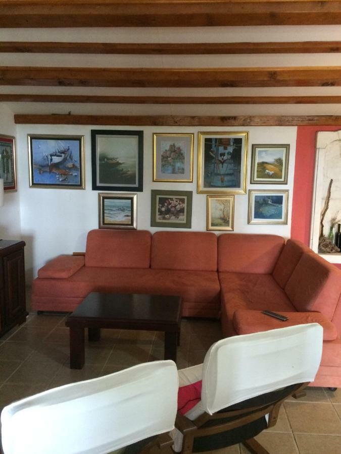 Apartment Picasso Komiza